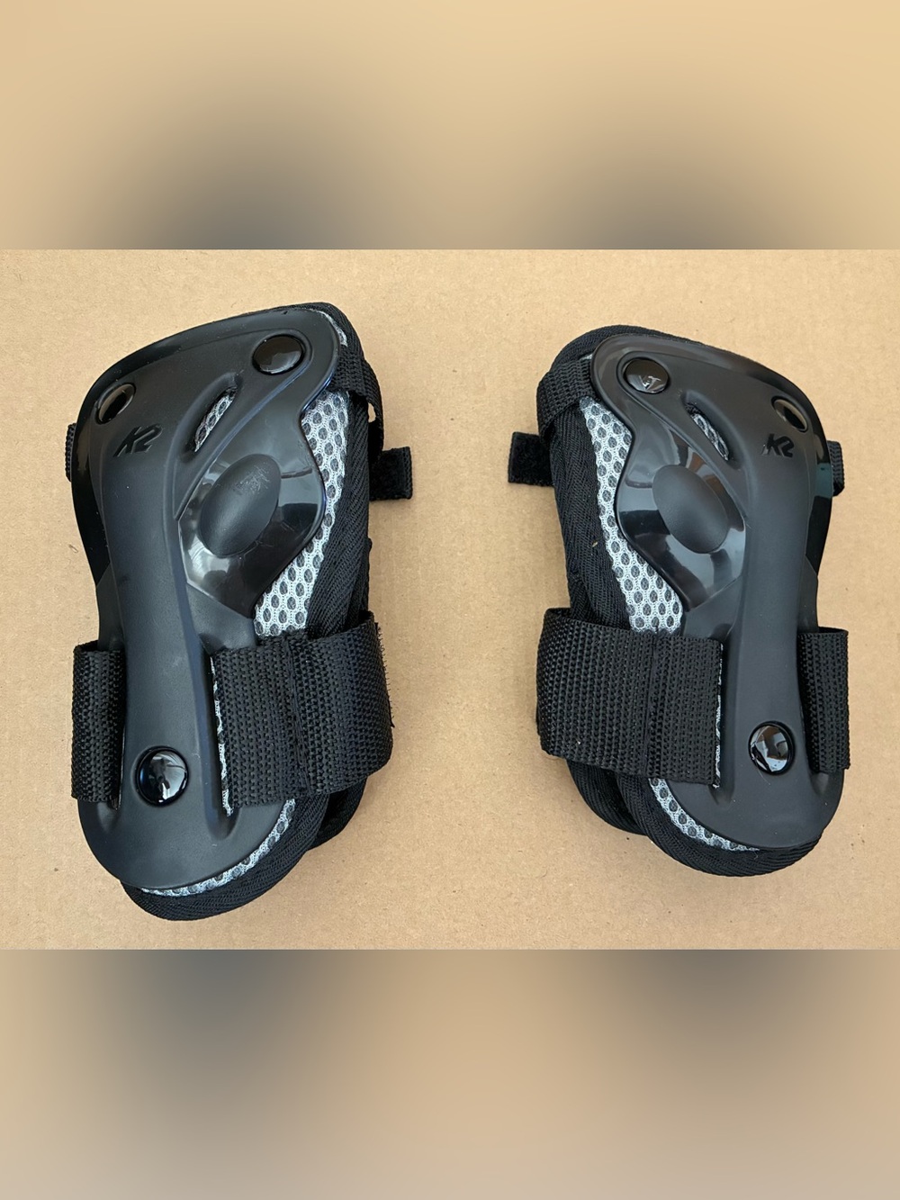 Women's Chicago Skates Black and Teal Inline Roller Skates plus Wrist Guards - Picture 8 of 9